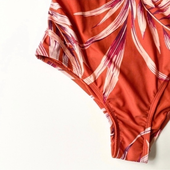 Kona Sol Twist Back One Piece Swimsuit size S - Picture 6 of 6